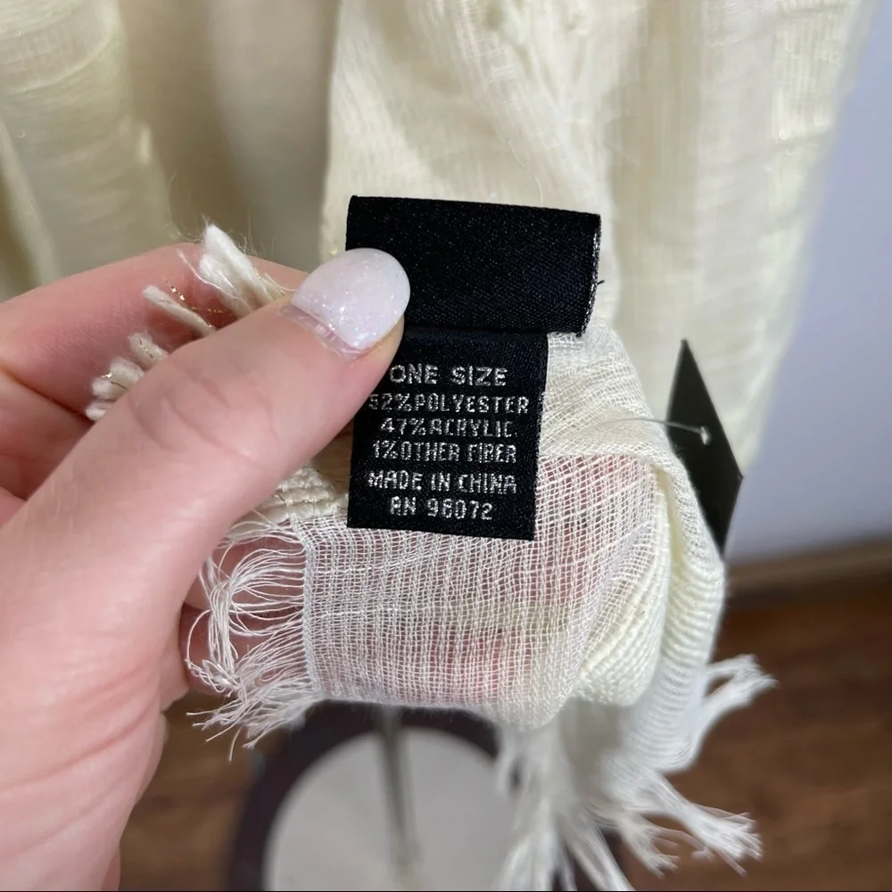 Cejon light weight cream scarf